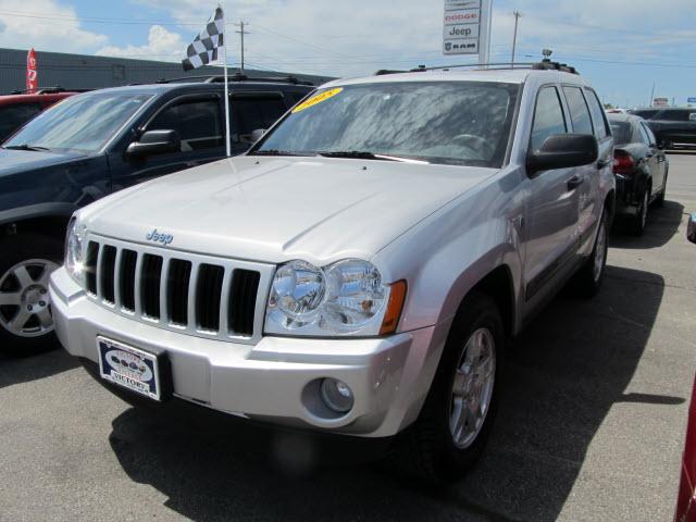 Photo of 2005 Jeep Grand Cherokee