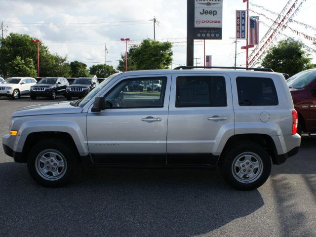 Photo of 2011 Jeep Patriot