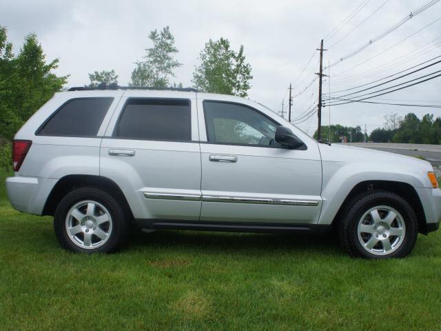Photo of 2010 Jeep Grand Cherokee