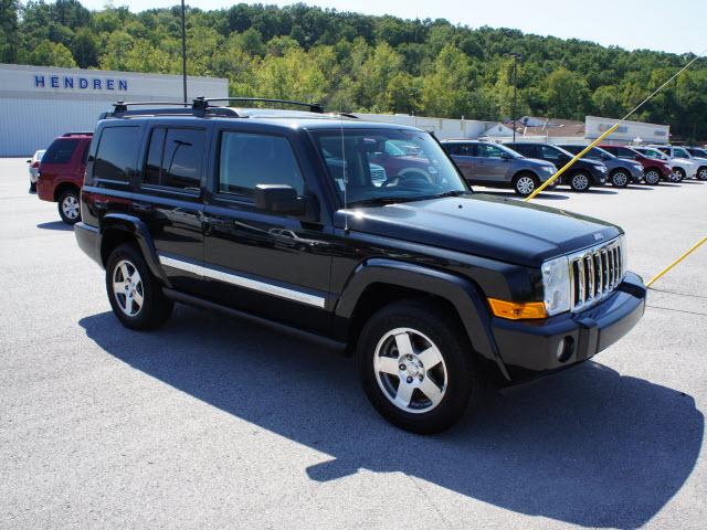 Photo of 2010 Jeep Commander