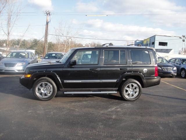 Photo of 2010 Jeep Commander