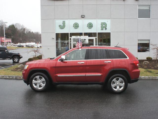 Photo of 2011 Jeep Grand Cherokee