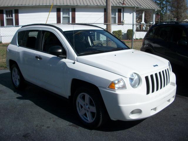 Photo of 2007 Jeep Compass