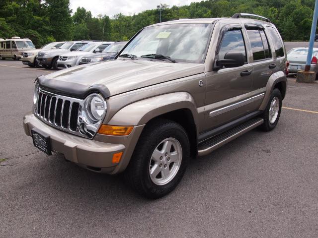 Photo of 2005 Jeep Liberty