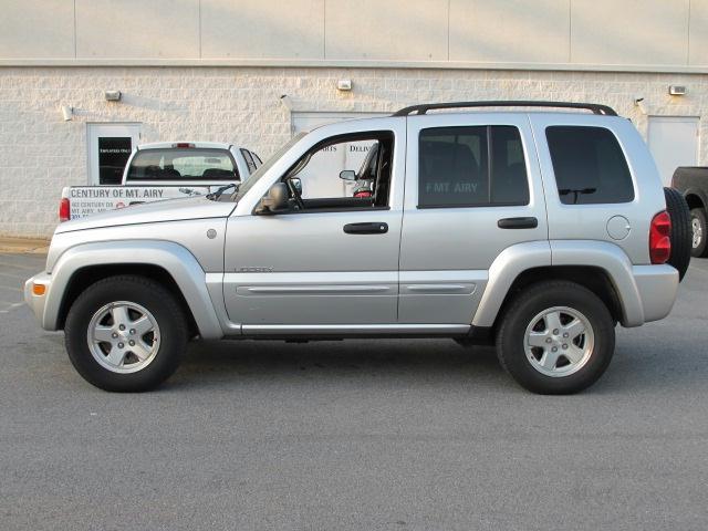 Photo of 2004 Jeep Liberty
