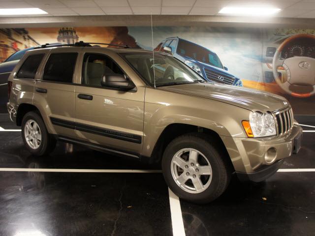 Photo of 2005 Jeep Grand Cherokee