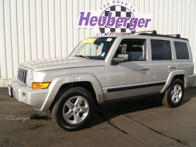 Photo of 2008 Jeep Commander