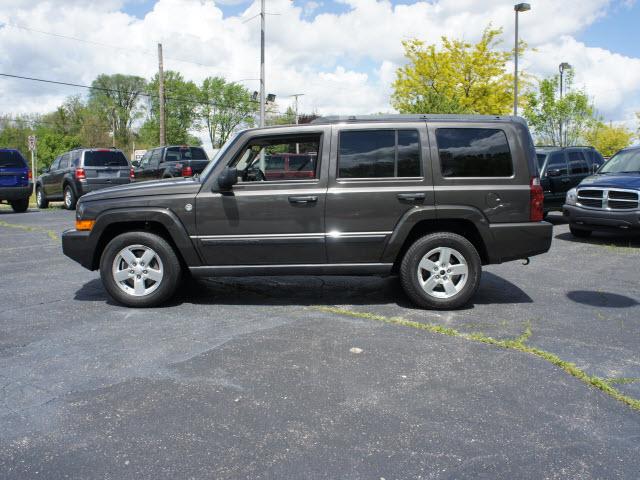 Photo of 2006 Jeep Commander