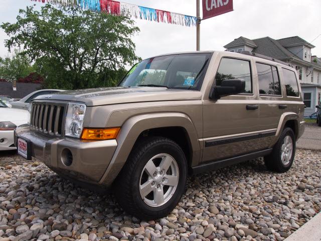 Photo of 2006 Jeep Commander