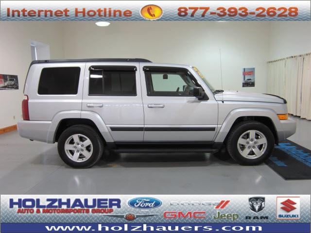 Photo of 2007 Jeep Commander