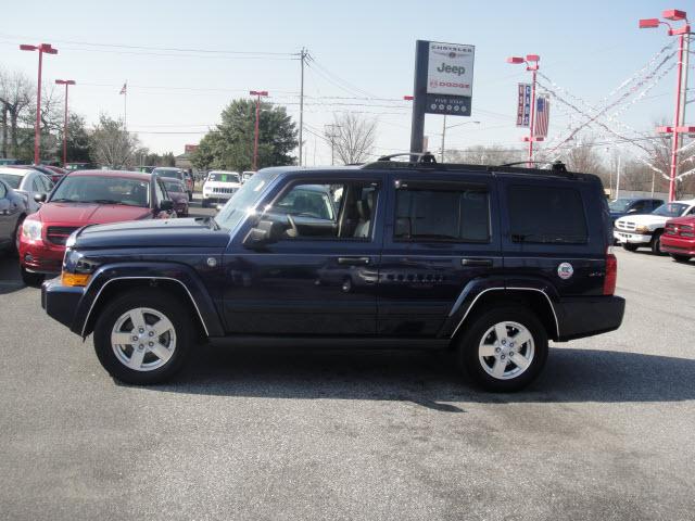 Photo of 2006 Jeep Commander