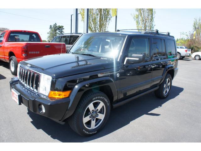 Photo of 2008 Jeep Commander