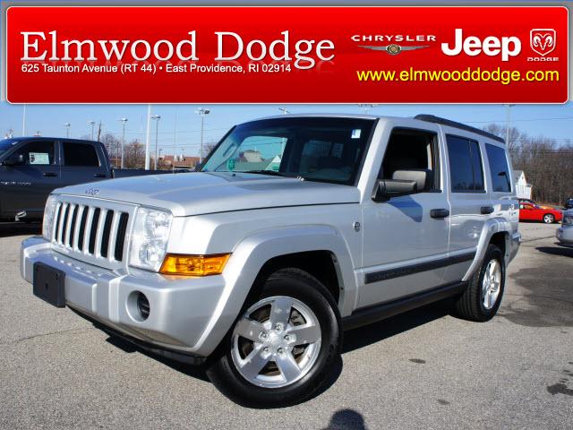 Photo of 2006 Jeep Commander