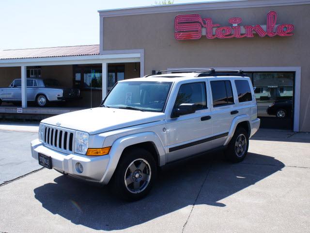 Photo of 2006 Jeep Commander