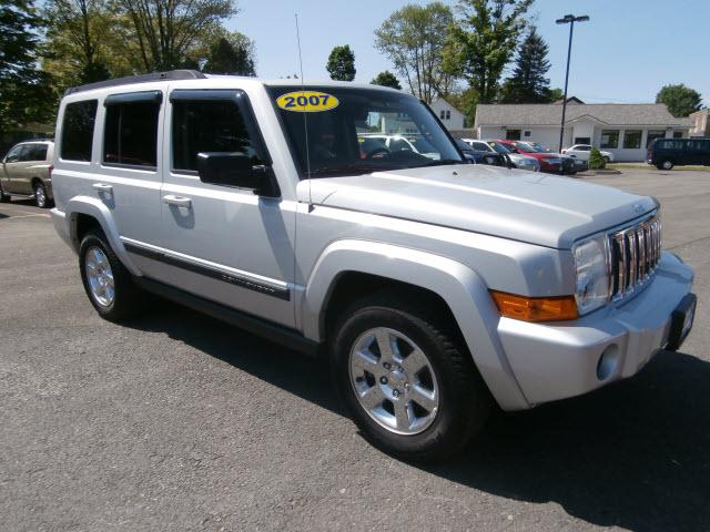 Photo of 2007 Jeep Commander