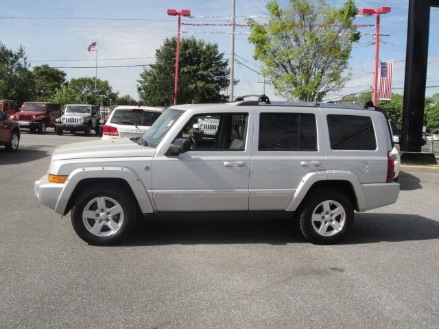Photo of 2007 Jeep Commander