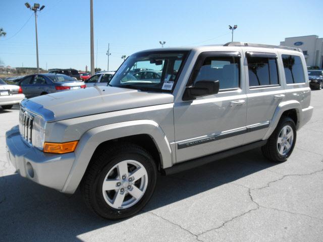 Photo of 2008 Jeep Commander
