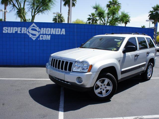 Photo of 2005 Jeep Grand Cherokee