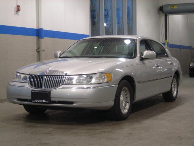 Photo of 1998 Lincoln Town Car