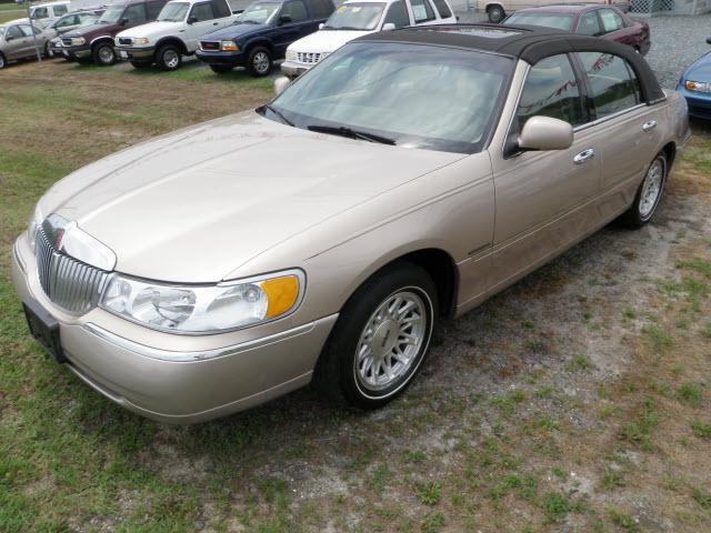 Photo of 1998 Lincoln Town Car