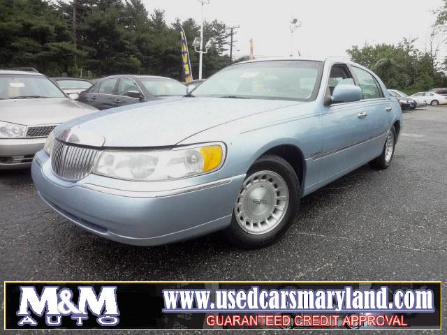 Photo of 1998 Lincoln Town Car