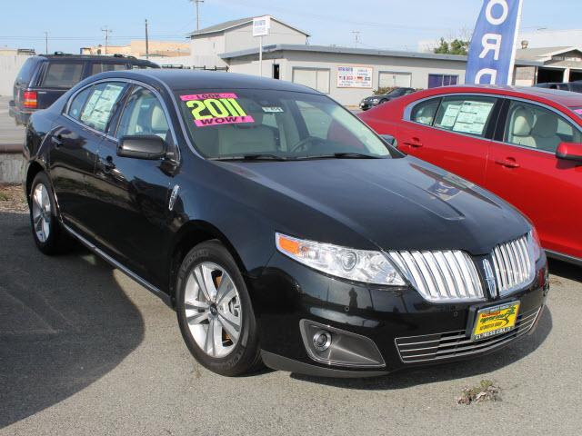 Photo of 2011 Lincoln MKS