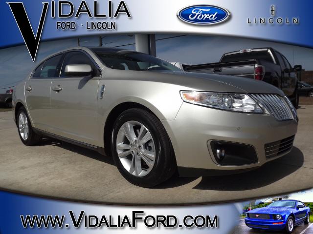 Photo of 2010 Lincoln MKS