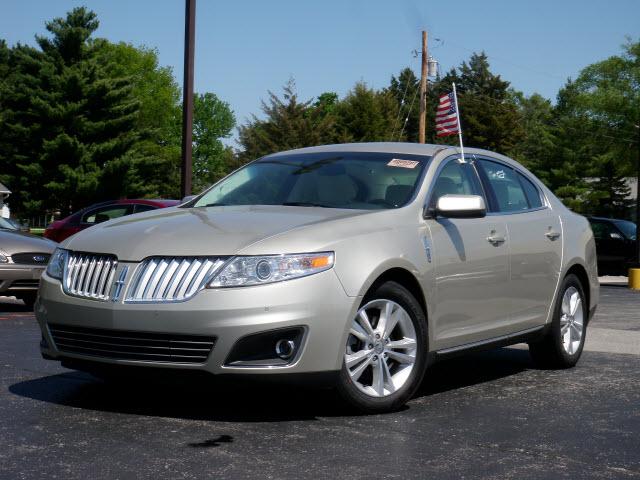 Photo of 2010 Lincoln MKS