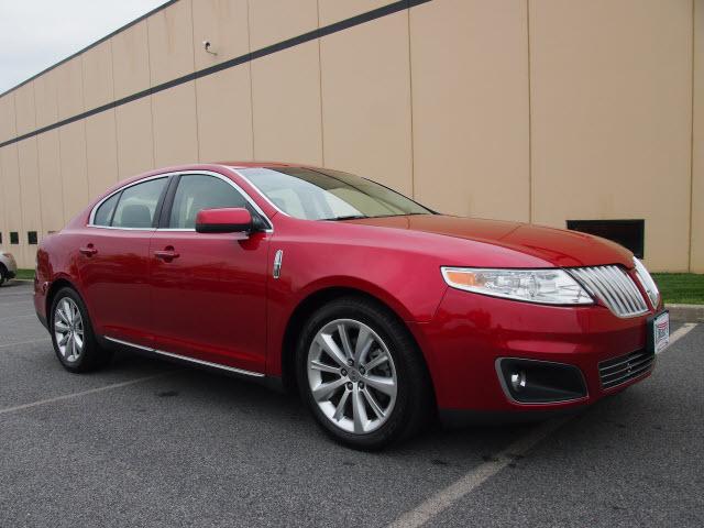 Photo of 2010 Lincoln MKS