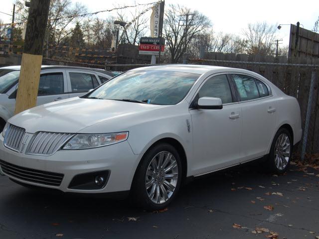 Photo of 2011 Lincoln MKS