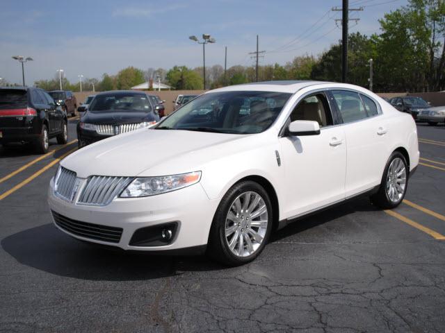 Photo of 2010 Lincoln MKS