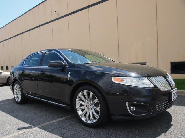 Photo of 2010 Lincoln MKS