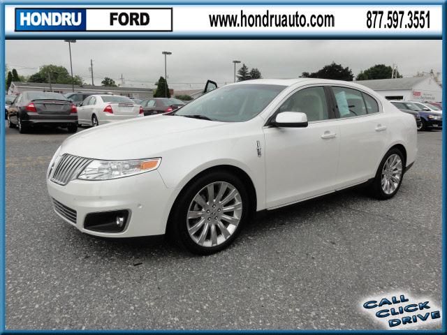 Photo of 2010 Lincoln MKS