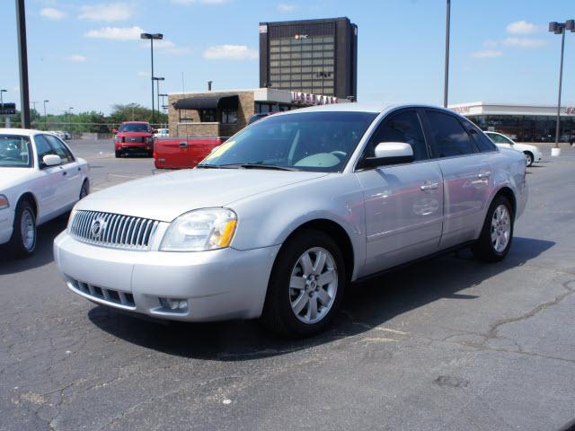 Photo of 2005 Lincoln Town Car
