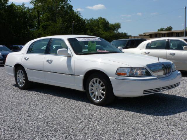 Photo of 2006 Lincoln Town Car