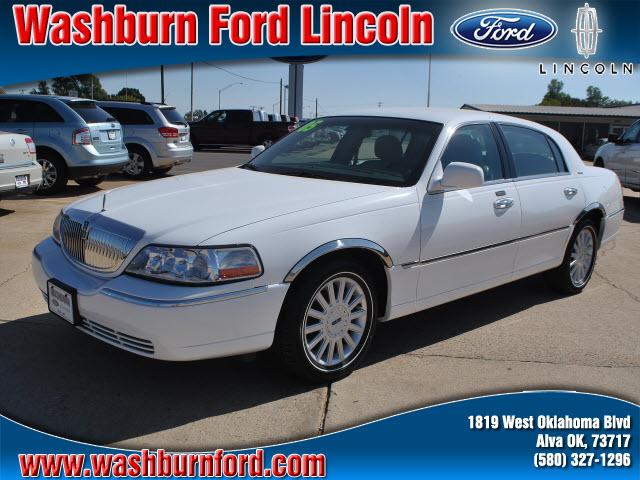 Photo of 2005 Lincoln Town Car