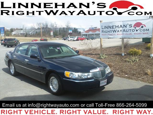 Photo of 2002 Lincoln Town Car