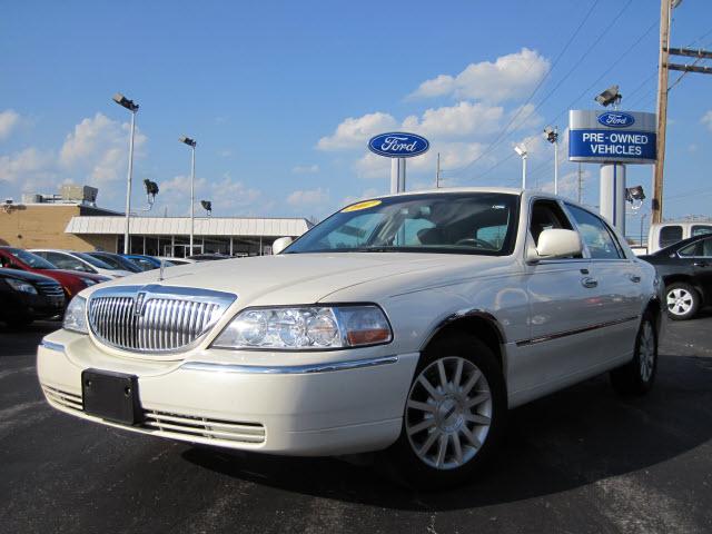Photo of 2007 Lincoln Town Car
