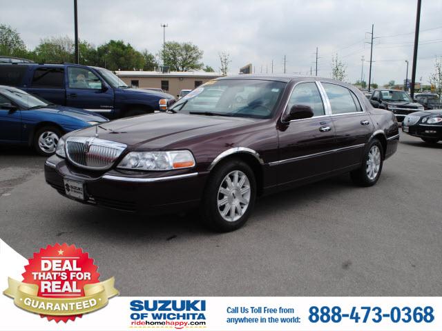 Photo of 2007 Lincoln Town Car