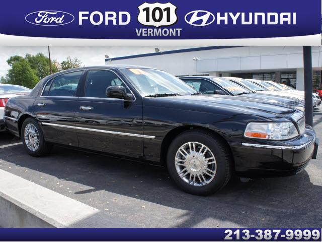 Photo of 2007 Lincoln Town Car