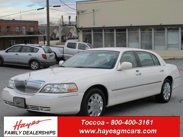 Photo of 2003 Lincoln Town Car