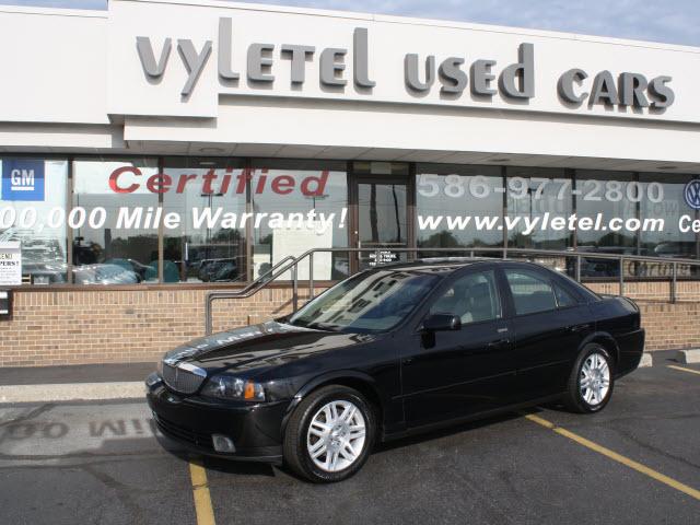 Photo of 2004 Lincoln LS