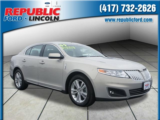 Photo of 2009 Lincoln MKS