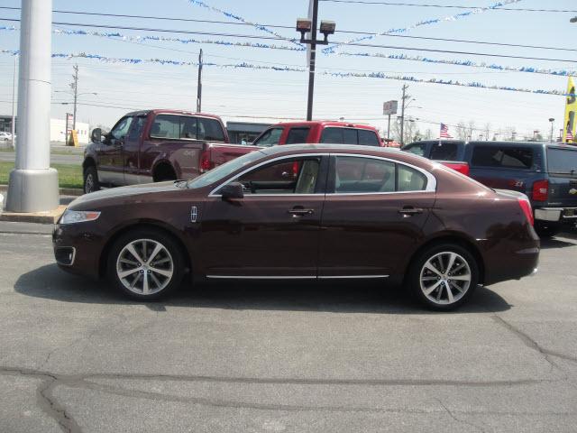 Photo of 2009 Lincoln MKS