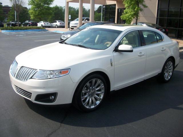 Photo of 2009 Lincoln MKS