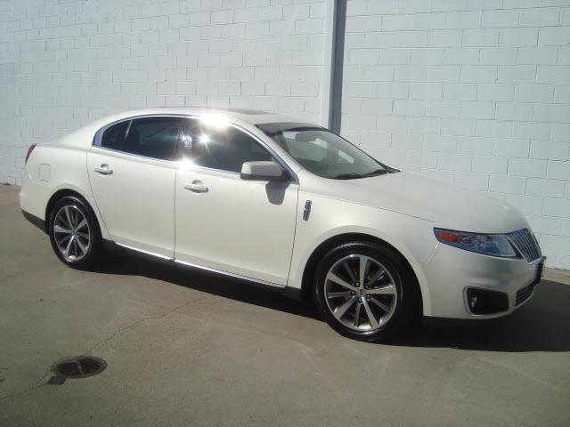 Photo of 2009 Lincoln MKS