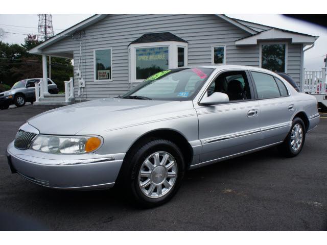 Photo of 2001 Lincoln Continental