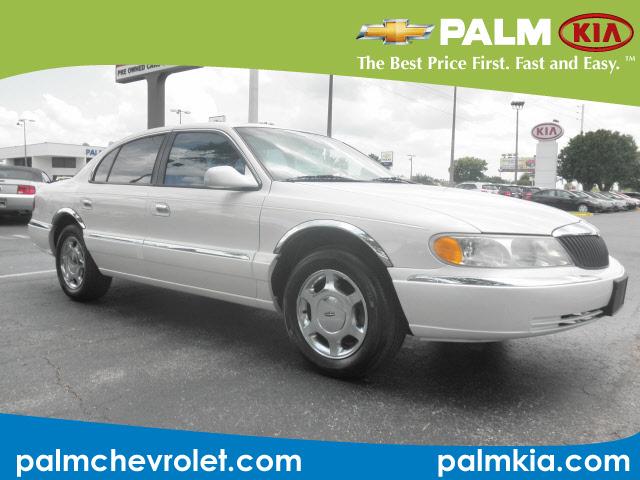 Photo of 2001 Lincoln Continental