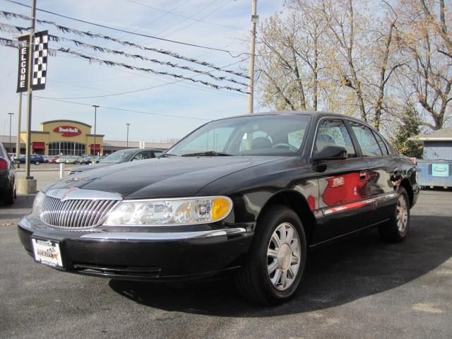 Photo of 2002 Lincoln Continental