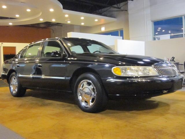 Photo of 2000 Lincoln Continental Elmhurst Illinois